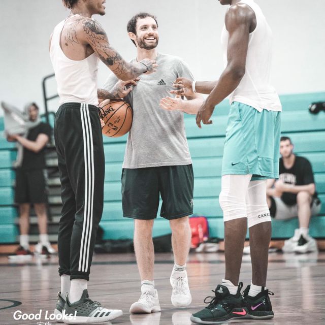 Baskets Nike Pg 2 "playstation" porté par RJ Barrett sur l'Instagram account @rjbarrett