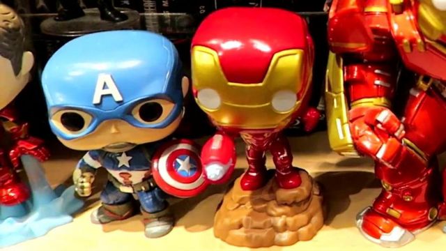 The figurine Funko Pop! Captain Amercia in The Avengers: Age of Ultron to Modzii in one of THE biggest COLLECTION OF FIGURINES POP! OF FRANCE !