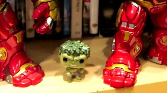 The pocket Funko Pop! of the Hulk of Modzii in his video THE biggest COLLECTION OF FIGURINES POP! OF FRANCE !