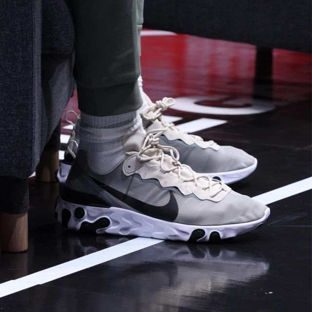 Sneakers Nike React Element 55 Light Orewood Brown worn by Giannis Antetokounmpo on the Instagram account @brkicks