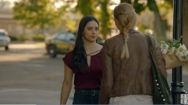 Express Satin Cross Front Gramercy Tee in Wine worn by Liz Ortecho (Jeanine Mason) in Roswell, New Mexico (S01E07)