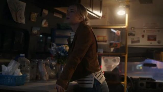 Madewell bord de Mer Zip Pull porté par Nicolette Nevin (Emily VanCamp) dans Les Résident (S02E16)