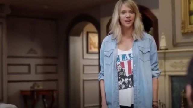 Clash tee worn by Mackenzie Murphy (Kaitlin Olson) in The Mick (S01E02)