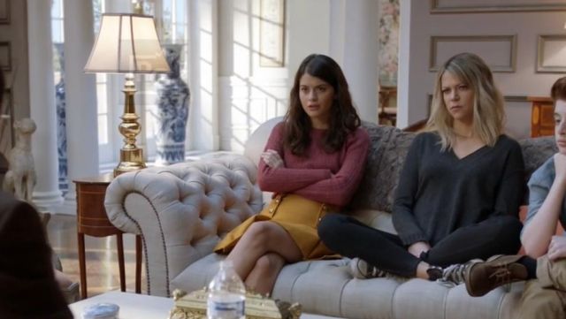 J.Crew Sailor Skirt in Double-Serge Wool of Sabrina Pemberton (Sofia Black-D'Elia) in The Mick (S01E01)