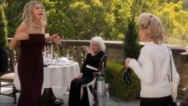 Jill Stuart Strapless Column Gown worn by Mackenzie Murphy (Kaitlin Olson) in The Mick (S02E06)