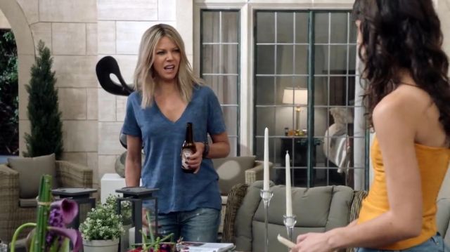 Monrow Oversized Camouflage Top worn by Mackenzie Murphy (Kaitlin Olson) in The Mick (S02E10)