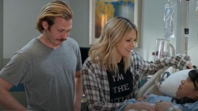 Current Elliot Checked cotton-blend flannel shirt worn by Mackenzie Murphy (Kaitlin Olson) in The Mick (S02E14) (S02E14)