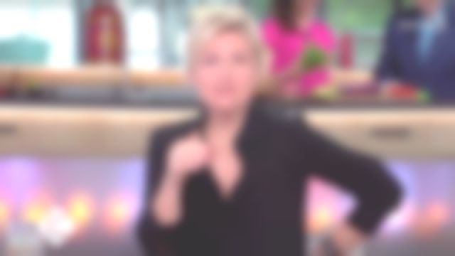 The black shirt polka dot Anne Elisabeth Lemoine in C to you of the 10/04/2018