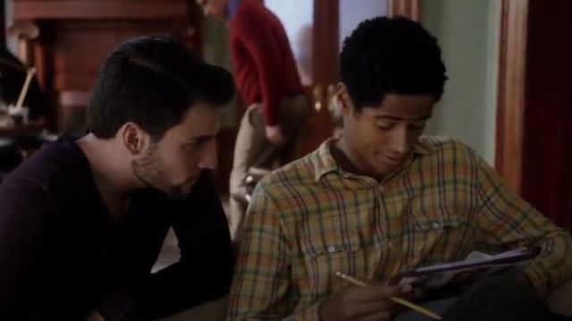 Urban Outfitters Lightweight Plain Flannel Button-Down Shirt in yellow worn by Wes Gibbins (Alfred Enoch) in How to Get Away with Murder (S01E08)