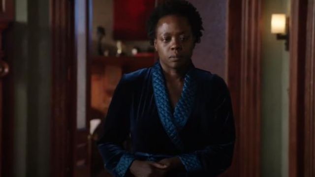 Jonquil Velvet Robe worn by Annalise Keating (Viola Davis) in How to ...