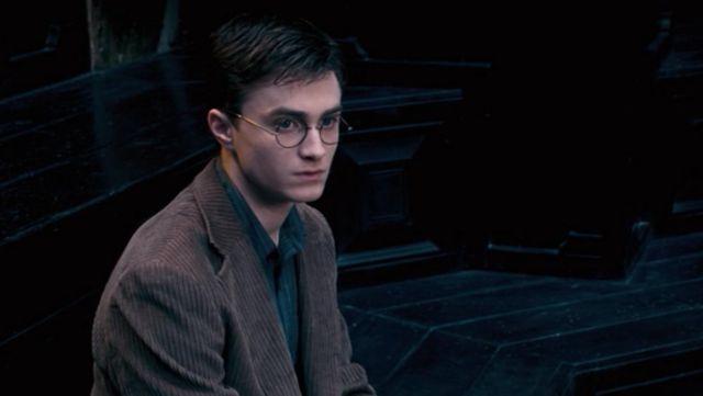 The jacket corduroy Harry Potter (Daniel Radcliffe) in Harry Potter and the Order of the Phoenix