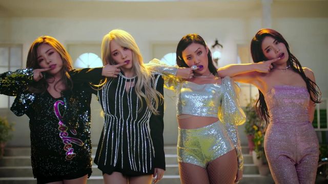 Shorts High Waist Silver Hwasa In The Clip Gogobebe Of Mamamoo Spotern 