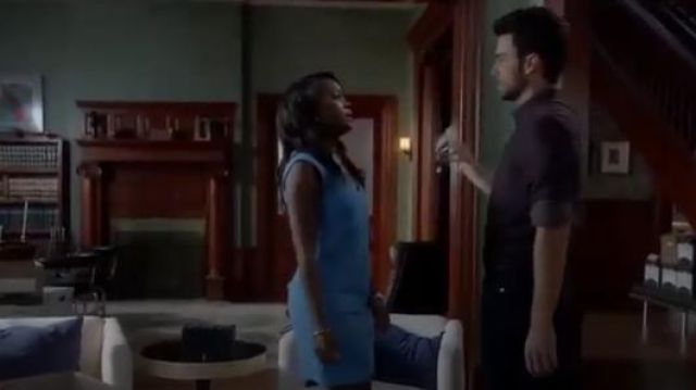 P.A.R.O.S.H.  Vestido lakix Shift usado por Michaela Pratt (Aja Naomi King) en Cómo salirse con la suya con el asesinato (S02E07)