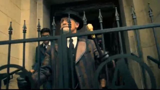 Les gants en cuir noirs de Sir Reginald Hargreeves (Colm Feore) dans The Umbrella Academy S01E06