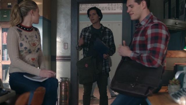 Fjällräven backpack worn by Jughead Jones (Cole Sprouse) as seen in Riverdale S02E11