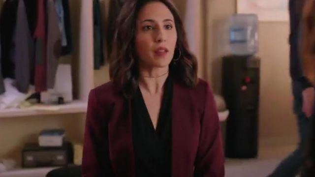 Express Zip Pocket Cutaway Blazer Worn By Valencia Perez Gabrielle Ruiz In Crazy Ex Girlfriend S04e14 Spotern