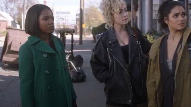 Prada Double Breasted Wool Felt Peacoat worn by Alexandra Crane (Ryan  Destiny) in Star (S02E11) | Spotern