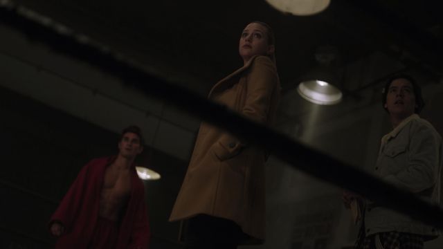 The coat, camel Babaton worn by Betty Cooper (Lili Reinhart) in Riverdale S03E15