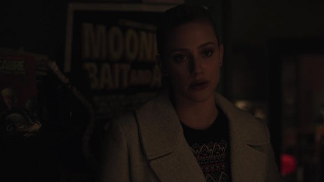 The grey coat Wilfred Betty Cooper (Lili Reinhart) in Riverdale (S03E15)