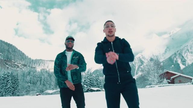 The green jacket Supreme Dabs in the clip Your dreams feat. Maes (Clip official)