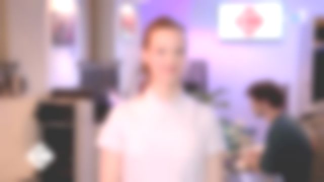 La Robe en coton stretch reliefe rose pâle de Odile Vuillemin dans C à vous du 19/03/2019