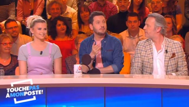La robe salopette mauve de Kelly Vedovelli dans Touche pas à mon poste du 21/03/2019