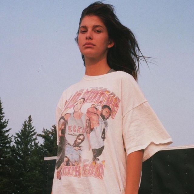 Le t-shirt Up In Smoke porté par Camila Morrone sur son compte Instagram @camilamorrone