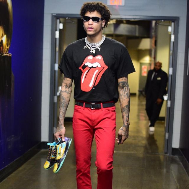 Sneakers Gucci mouth and tongue print T-shirt worn by Kelly Oubre Jr. on the Instagram account @leaguefits