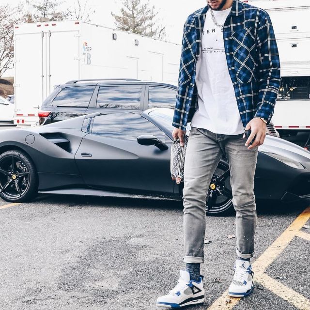 Sneakers Air Jordan 4 Retro "motorsport" worn by Ben Simmons on the Instagram account @bensimmons