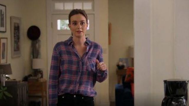 Rails Hunter Button Down Shirt worn by Angie D'Amato (Leighton Meester) in Single Parents (S01E19)
