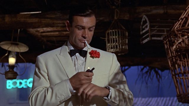 Le briquet de James Bond (Sean Connery) dans Goldfinger