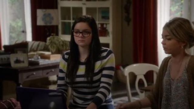 Halogen Three Quarter Sleeve Sweater in Oatmeal Lime Stripe worn by Alex Dunphy (Ariel Winter) in Modern Family (S06E23)