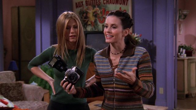 Canon Camera used by Monica Geller (Courteney Cox) in Friends (S05E11)