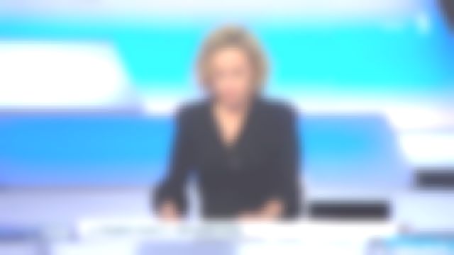 The dress black multi pockets Caroline Roux in C in the air 13/02/2019
