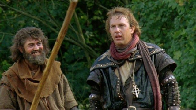 Le pendentif porté par Robin of Locksley (Kevin Costner) dans Robin des Bois : Prince des Voleurs