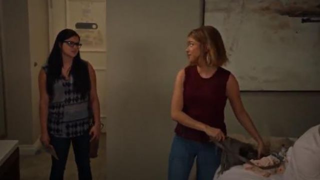 A.L.C. Tucker Fringed Top worn by Haley Dunphy (Sarah Hyland) in Modern Family (S08E01)