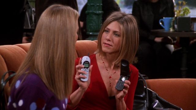 Motorola Cell Phone used by Rachel Green (Jennifer Aniston) in Friends (S07E15)