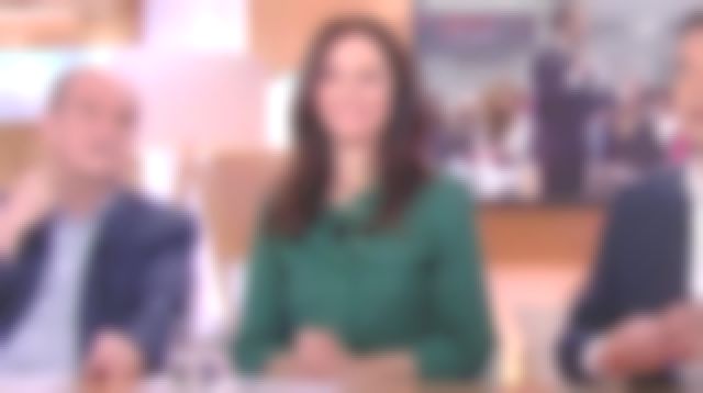 La combinaison verte Col chemise de Marion Ruggiéri dans C à vous le 04.04.2019