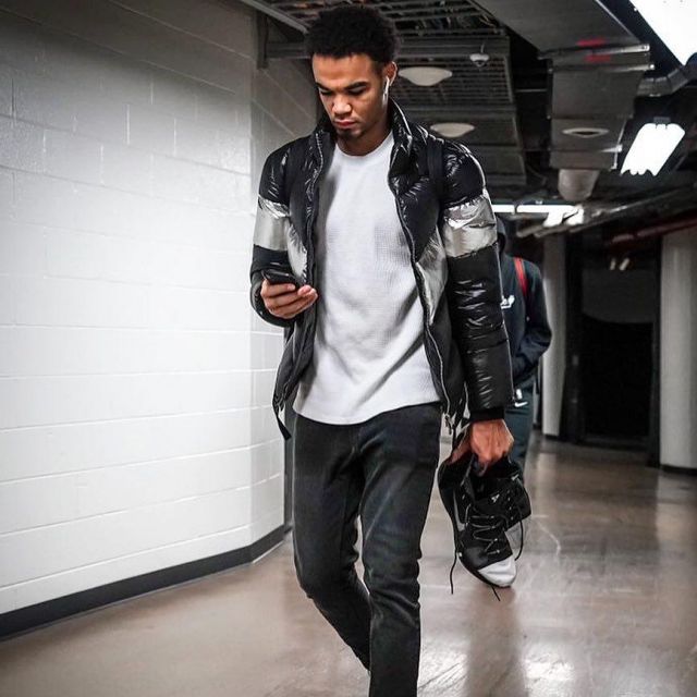 Sneakers  Nike Kobe A.D worn by Jerome Robinson on the Instagram account @j_rob12