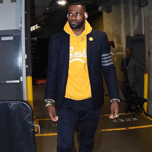Thom Browne 4-bar Unconstructed Sport Coat worn by LeBron James on the Instagram account @brkicks