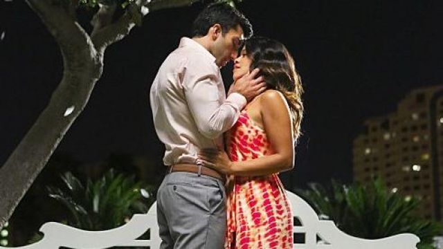 The dress worn by Jane (Gina Rodriguez) in Jane the Virgin S01E06