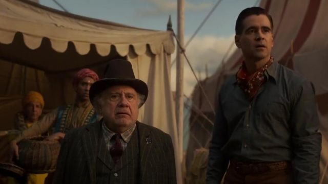 The bandana printed red worn by Holt Farrier (Colin Farrell) in Dumbo