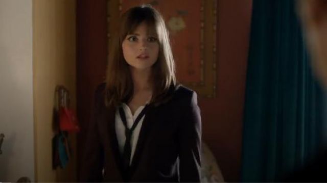 La Kooples Blazer avec Revers de Velours porté par Clara (Jenna Coleman) dans Doctor Who (S08E05)