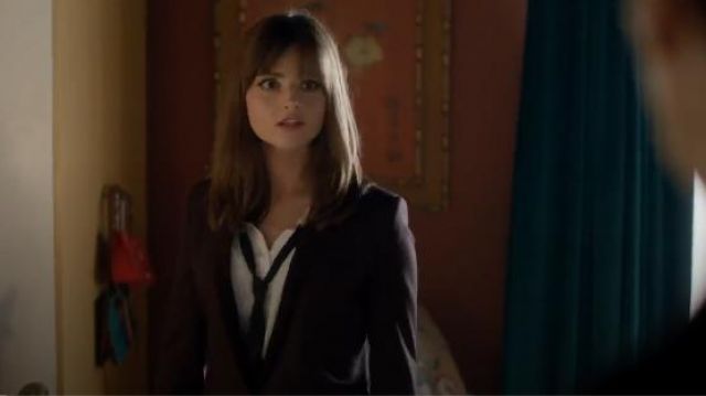 La Kooples Copain Shirt avec la Disquette de Proue porté par Clara (Jenna Coleman) dans Doctor Who (S08E05)