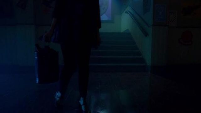 Les escarpins vernis de Sabrina Spellman (Kiernan Shipka) dans Les Nouvelles Aventures de Sabrina S02E01