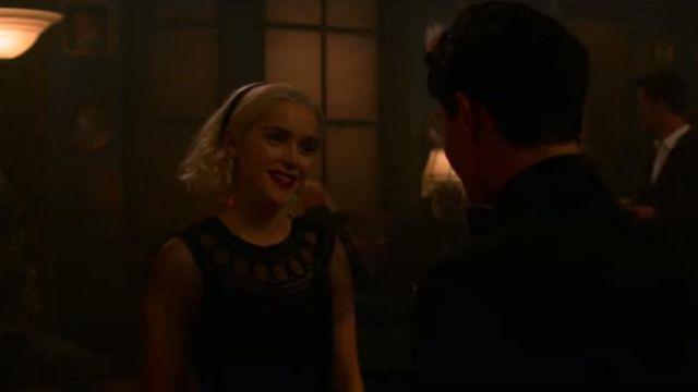 Dress in tule black Sabrina Spellman (Kiernan Shipka) in The New Adventures of Sabrina S02E02
