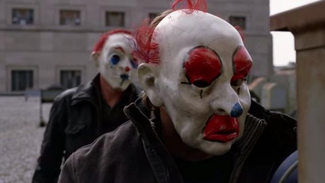 Le masque de clown de Grumpy (Danny Goldring) dans The Dark Knight : Le Chevalier noir