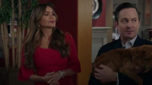 Herve Leger Fluted off-the-shoulder textured stretch-knit dress worn by Gloria Delgado-Pritchett (Sofía Vergara) in Modern Family (S10E20)