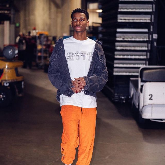 Off White shirt Impressionism S/S worn by Shai Gilgeous-Alexander on the Instagram account of @leaguefits