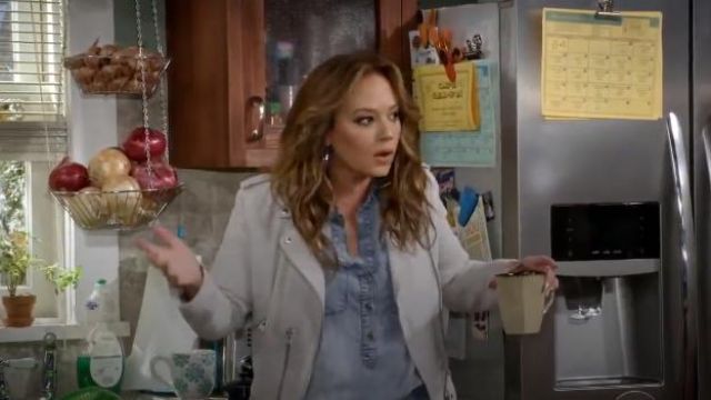 Bella Dahl Pullover Top worn by Vanessa Cellucci (Leah Remini) in Kevin Can Wait (S02E03)